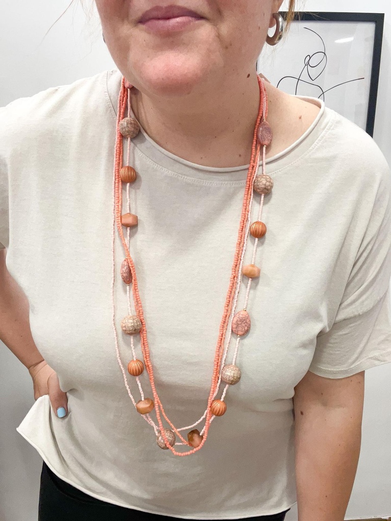 Collar largo coral