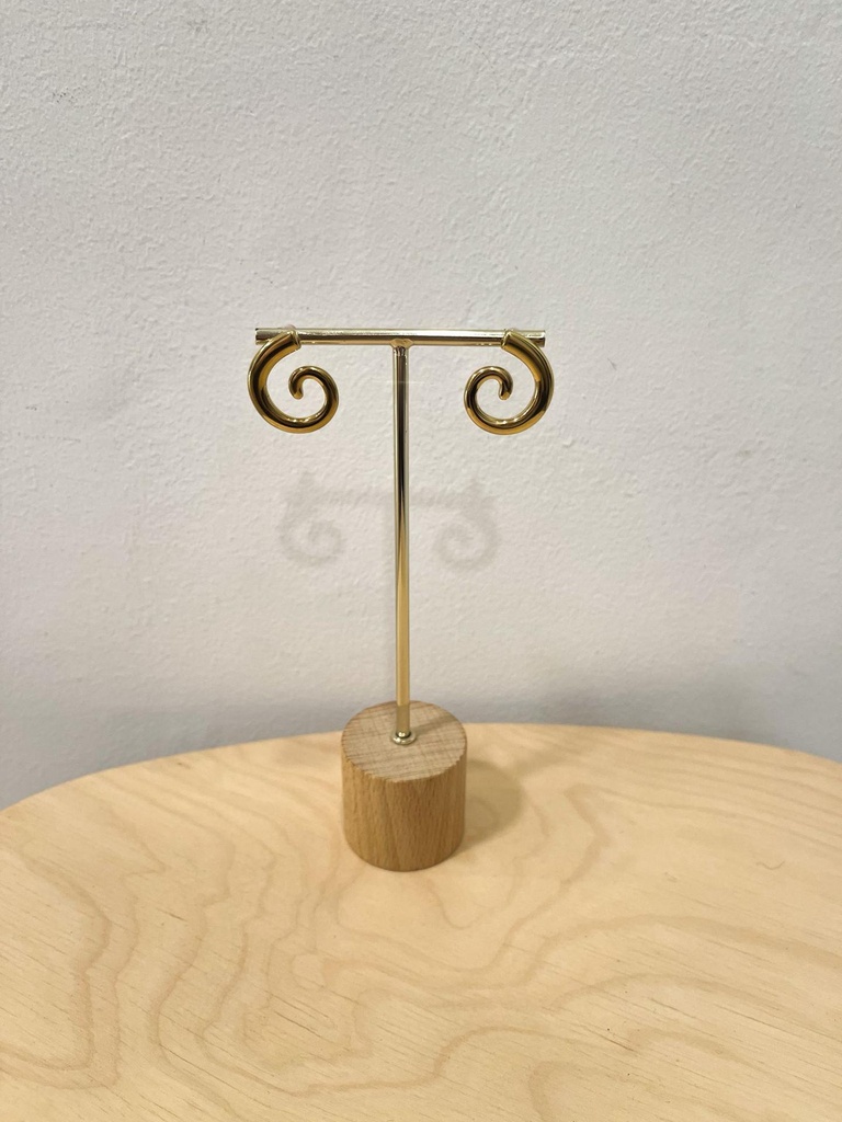 Pendiente caracol dorado