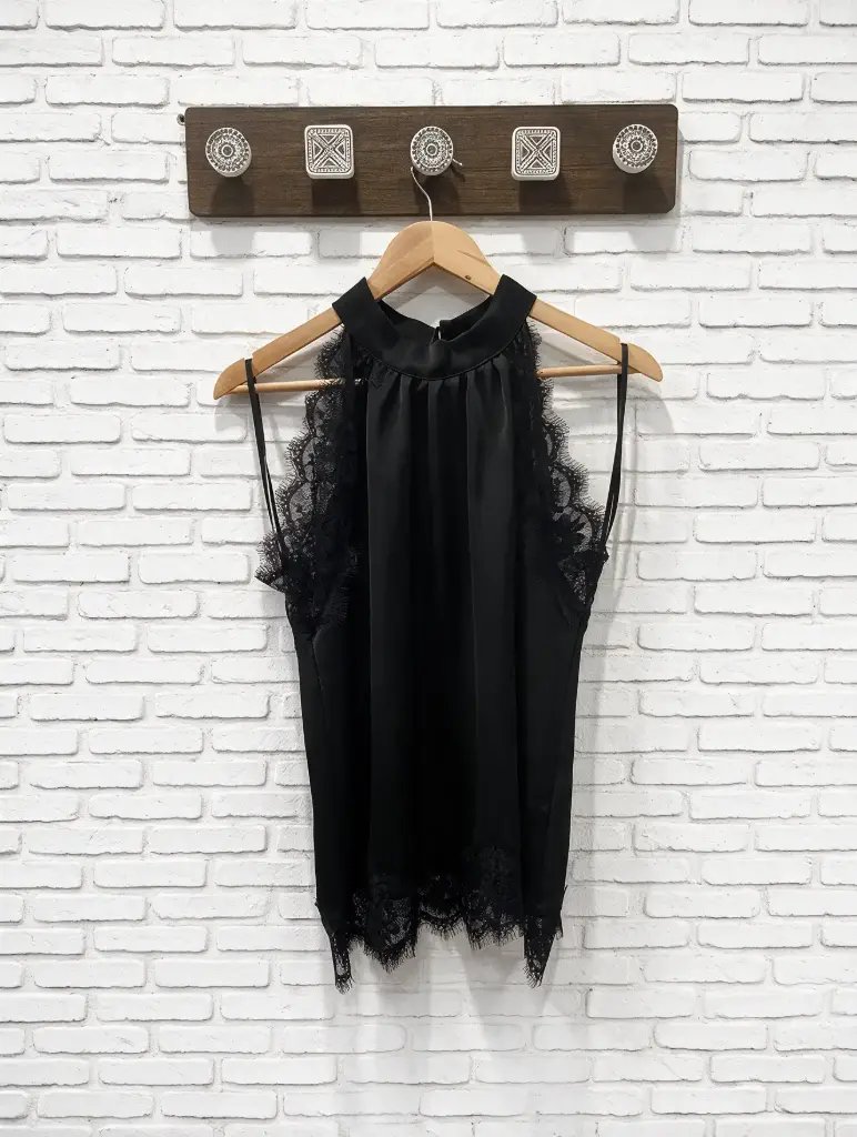 Blusa Cuello Halter Encaje
