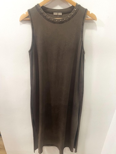 Vestido tachuelas