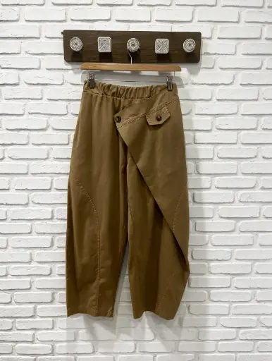 [1000315] Pantalón Baloon Asimètrico